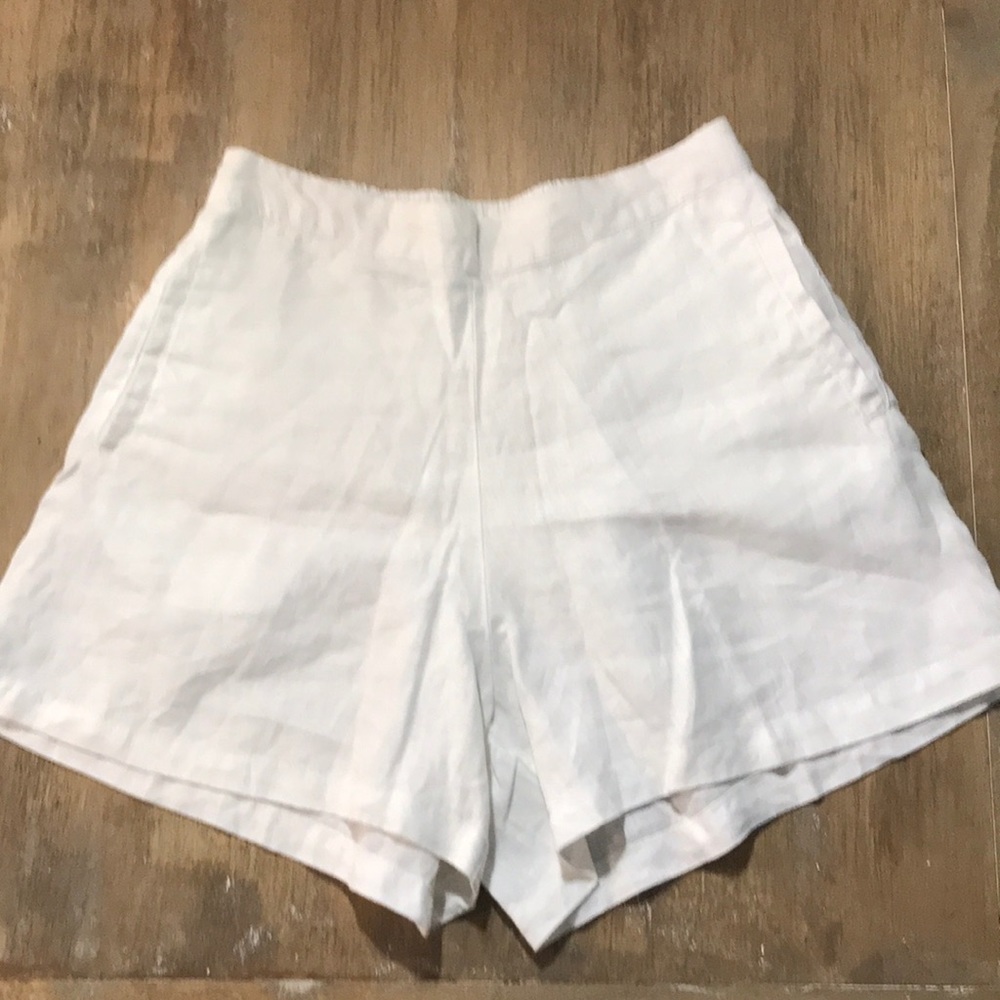 At Dawn White Linen Shorts Size M